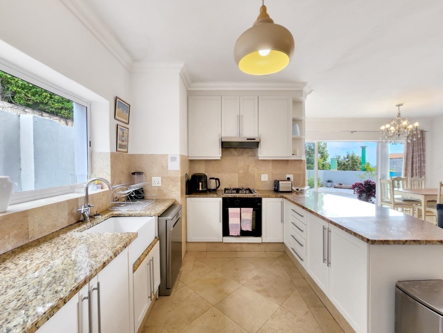 To Let 3 Bedroom Property for Rent in Camps Bay Western Cape